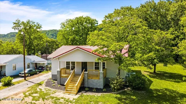 $229,900 | 922 West Central Avenue, La Follette, TN 37766