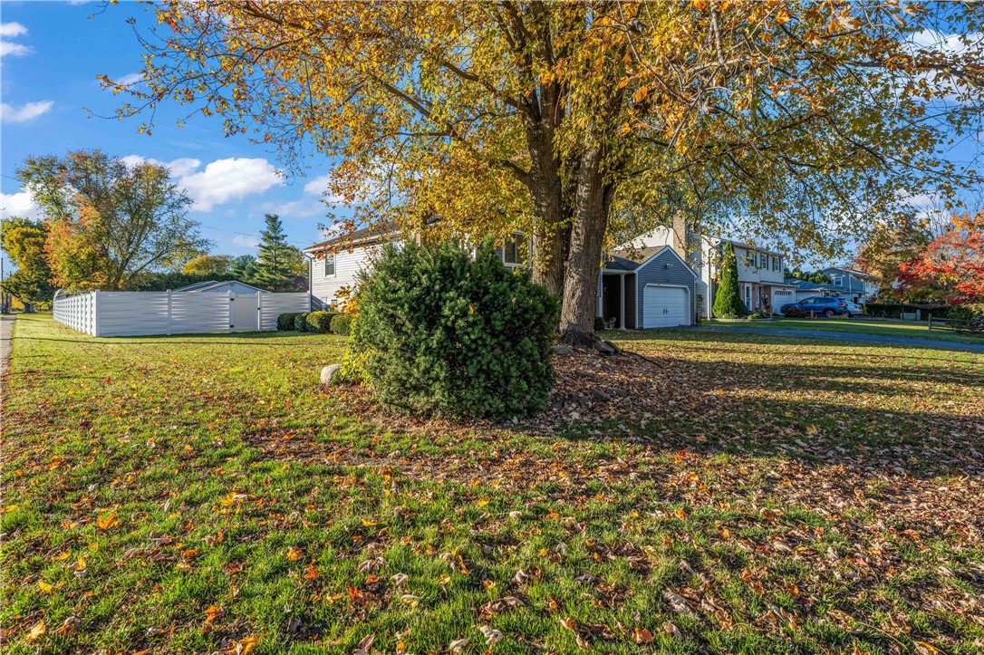 11 Cindy Lane Greece, NY 14626 - Photo 4 of 42