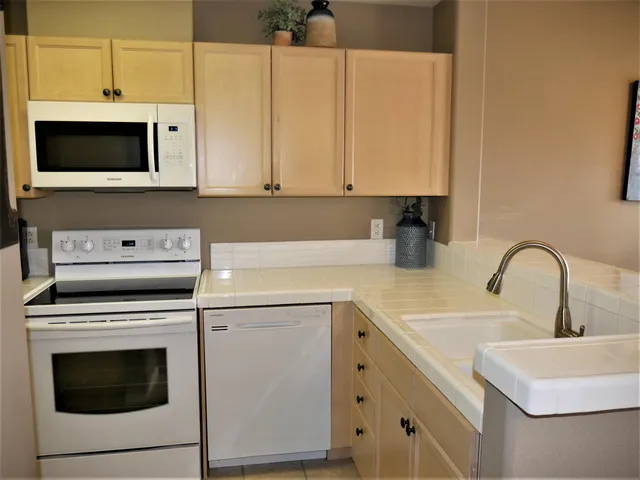 $288,000 | 78431 Magenta Drive, La Quinta, CA 92253