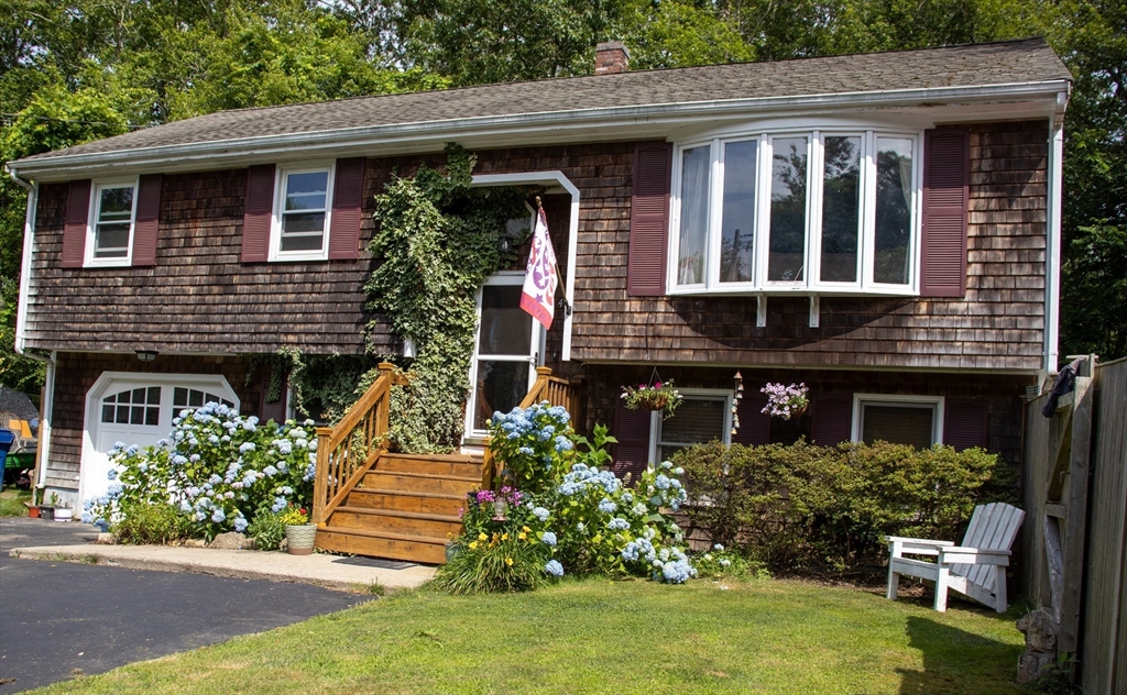 472 Main Road Westport, MA 02790 - Photo 1 of 39 Gallery Image 1