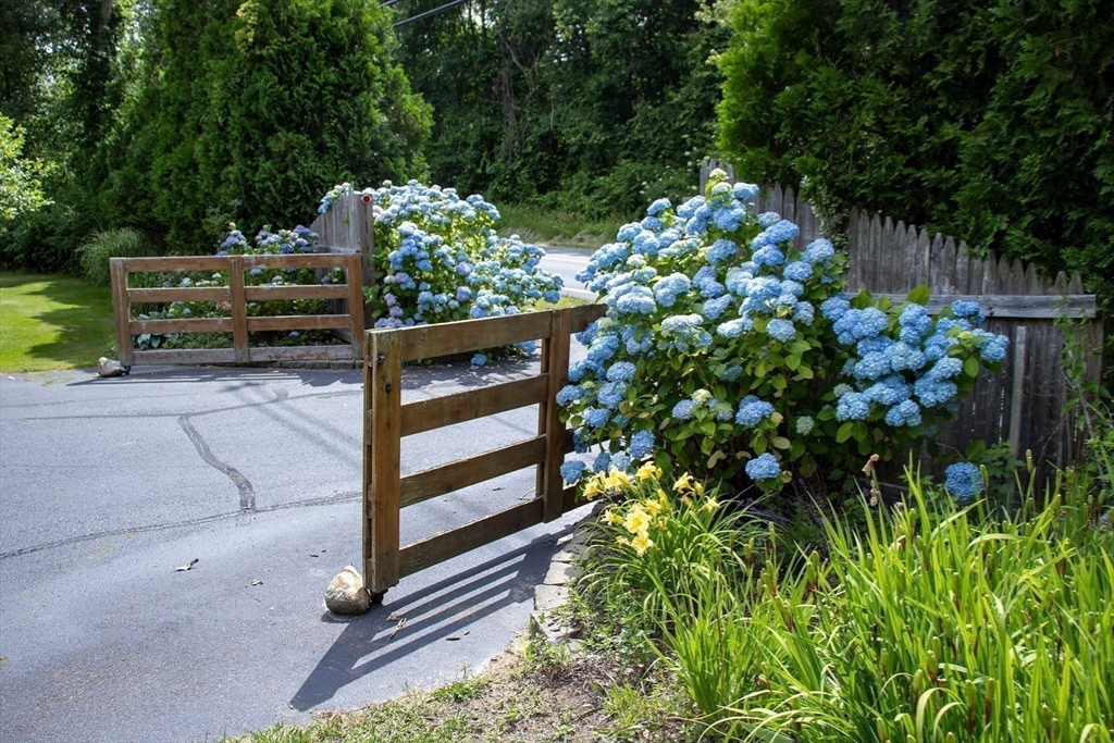 472 Main Road Westport, MA 02790 - Photo 15 of 39 Gallery Image 15