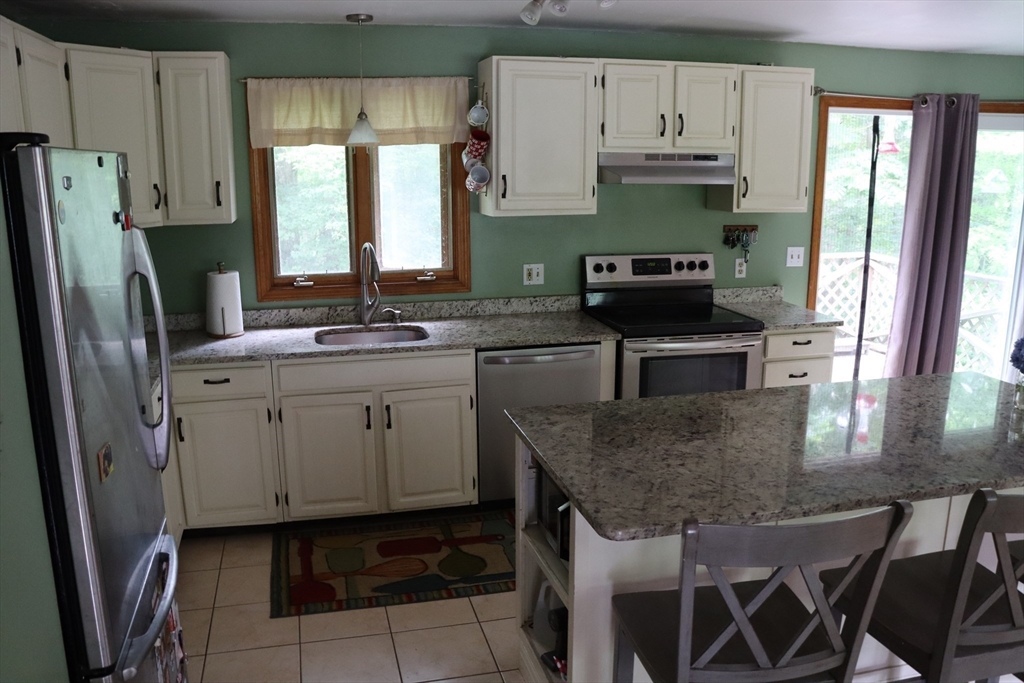 472 Main Road Westport, MA 02790 - Photo 17 of 39 Gallery Image 17