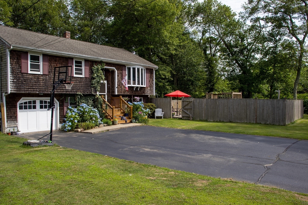 472 Main Road Westport, MA 02790 - Photo 2 of 39 Gallery Image 2