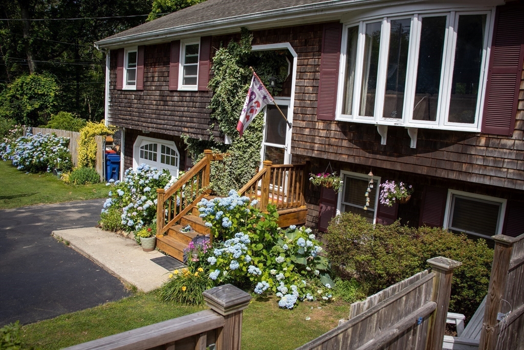 472 Main Road Westport, MA 02790 - Photo 3 of 39 Gallery Image 3