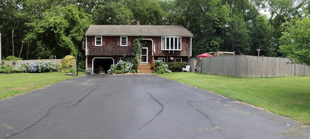 472 Main Road Westport, MA 02790 - Photo 4 of 39 Gallery Image 4