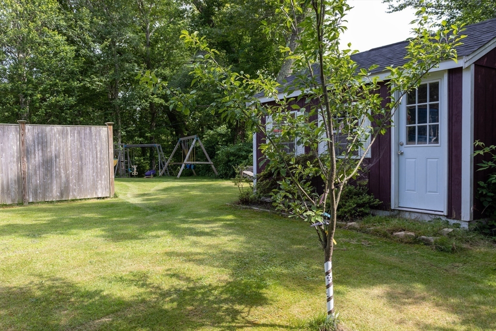 472 Main Road Westport, MA 02790 - Photo 5 of 39 Gallery Image 5
