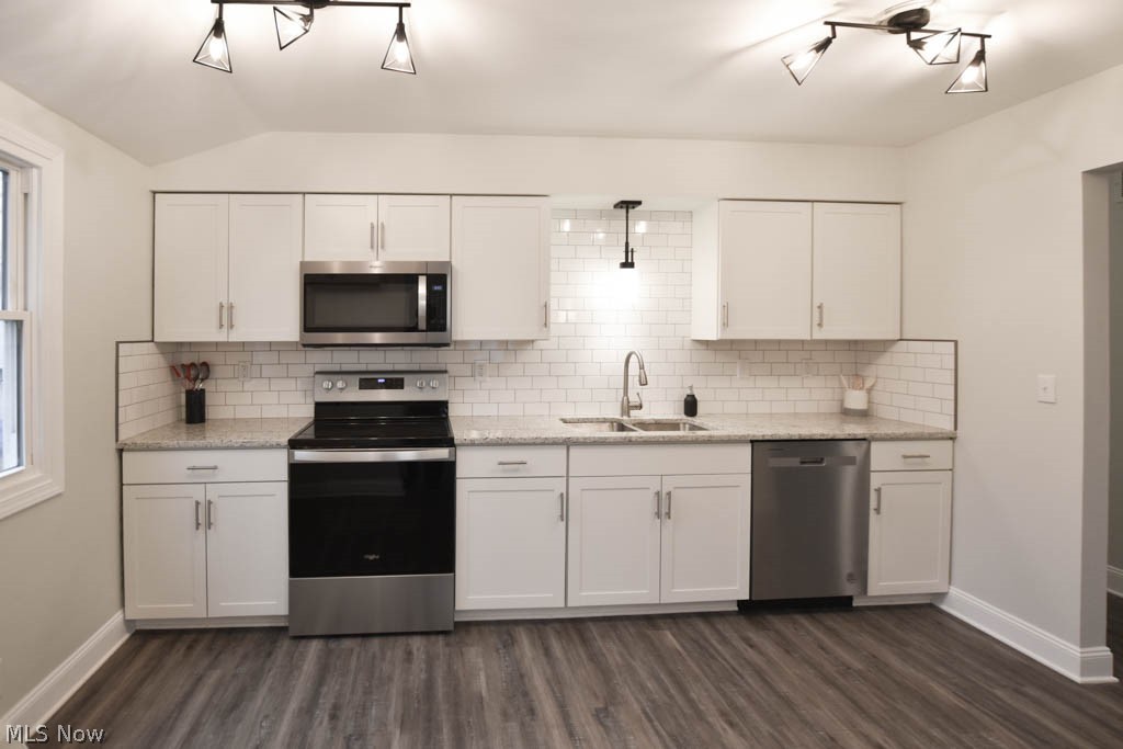 2515 Durand Road Akron, OH 44333 - Photo 9 of 34 Kitchen