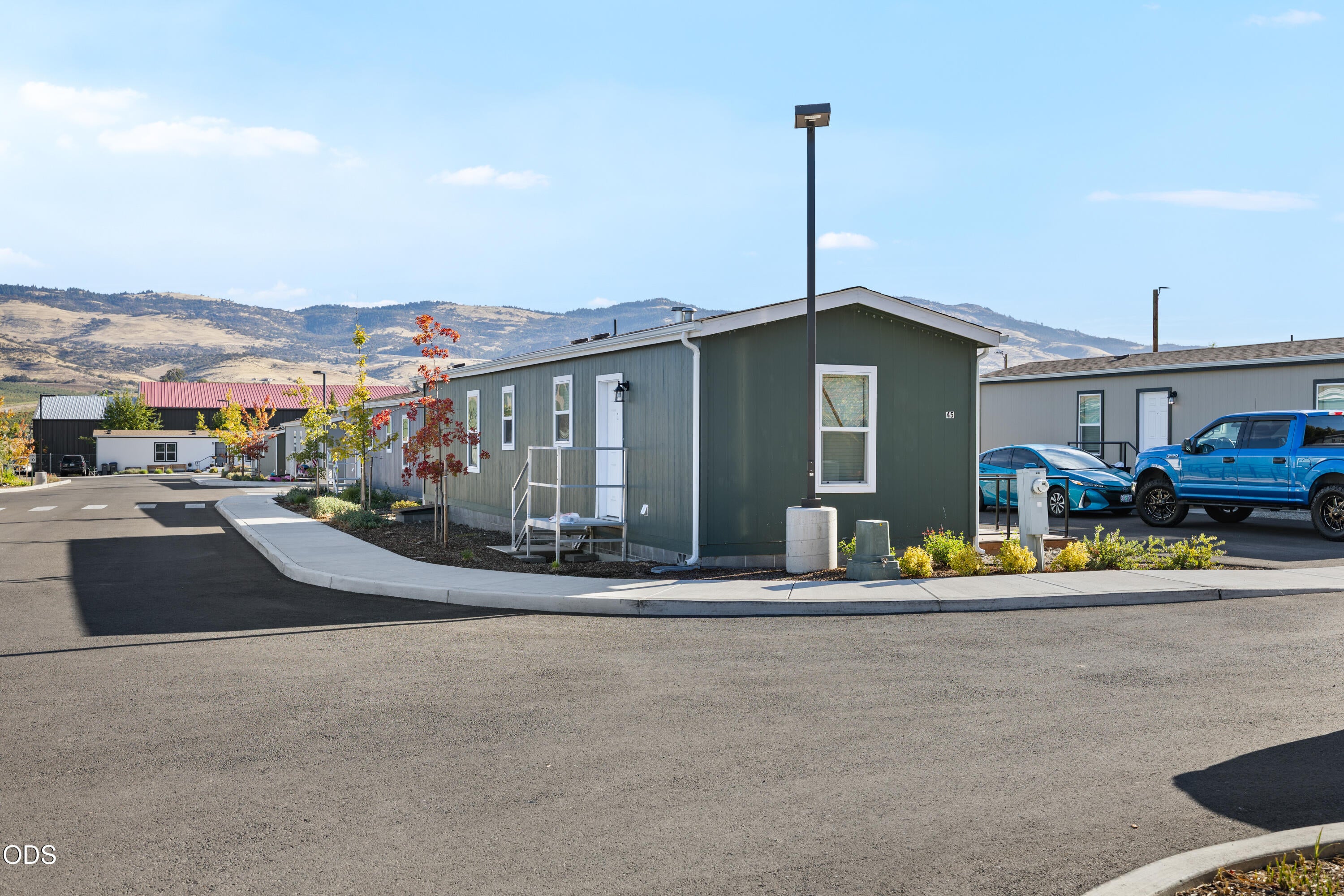 460 Arnos Street, Unit 45 Talent, OR 97540 - Photo 3 of 23 Gallery Image 3