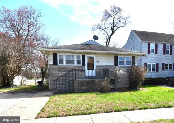 $299,900 | 165 West Federal Street, Burlington, NJ 08016