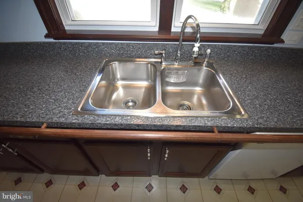 $299,900 | 165 West Federal Street, Burlington, NJ 08016