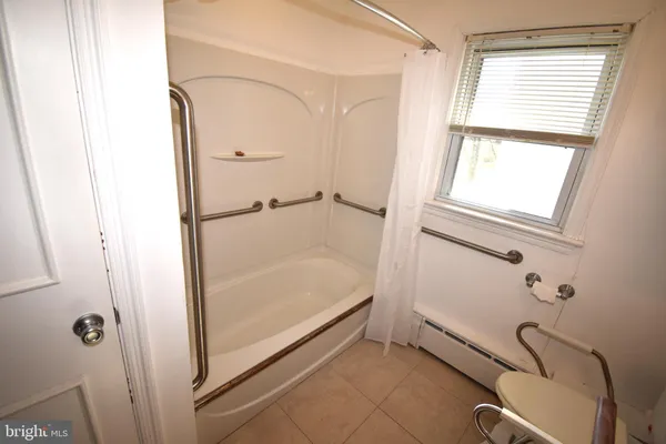 $299,900 | 165 West Federal Street, Burlington, NJ 08016