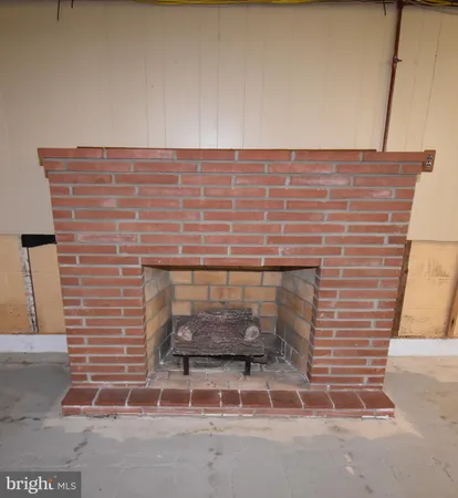 $299,900 | 165 West Federal Street, Burlington, NJ 08016