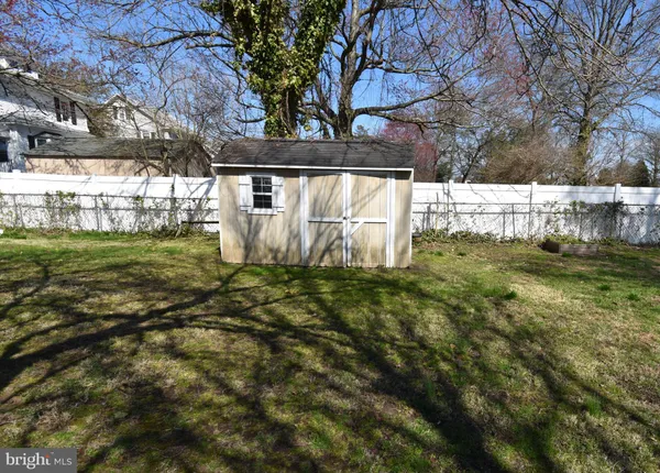 $299,900 | 165 West Federal Street, Burlington, NJ 08016