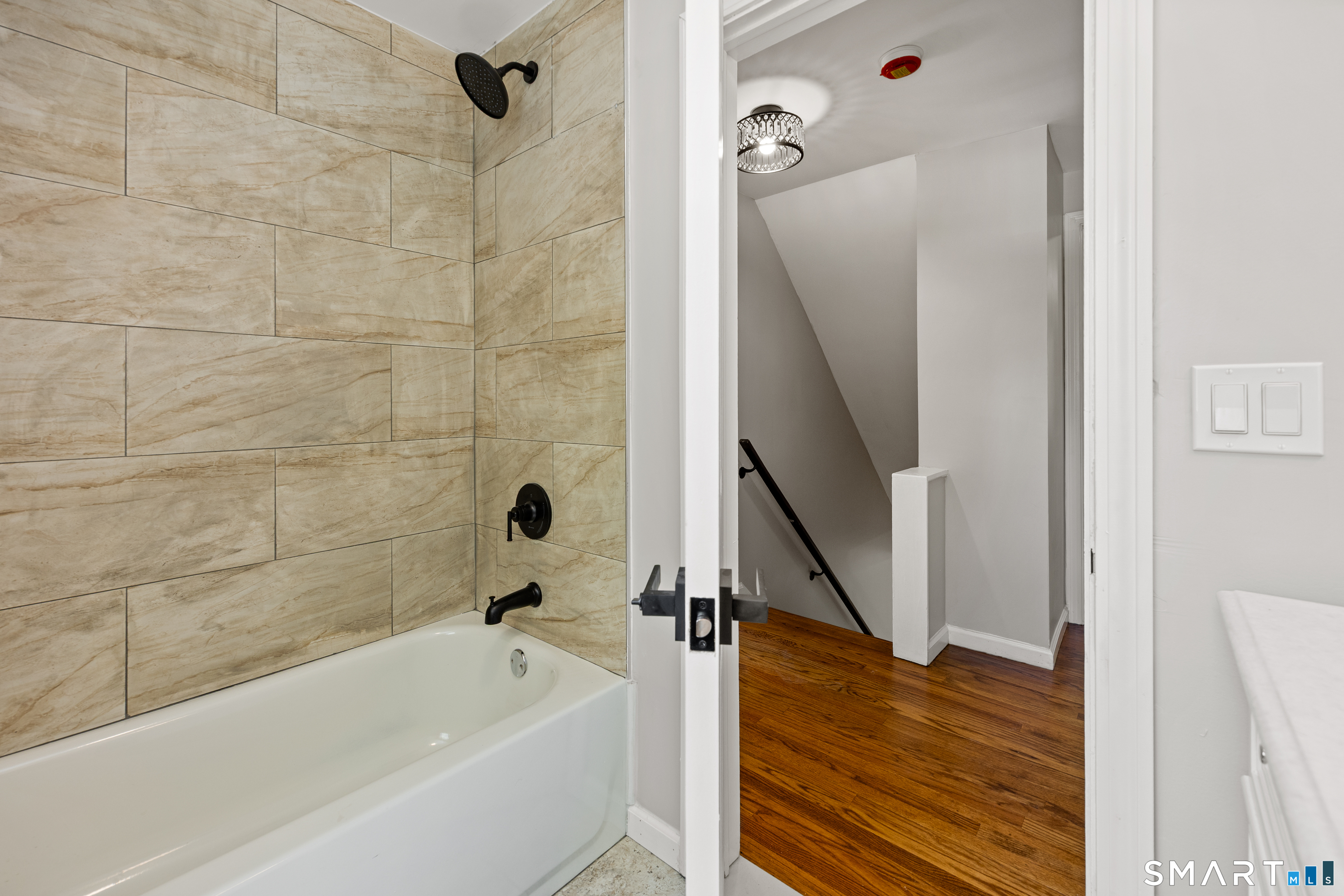 1044 Dunbar Hill Road Hamden, CT 06514 - Photo 19 of 36