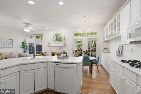 $939,000 | 11911 Kings Bridge Way, Unit 54, Rockville, MD 20852