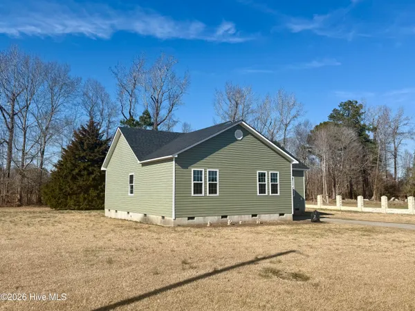 $207,000 | 303 Roberson Drive, Williamston, NC 27892