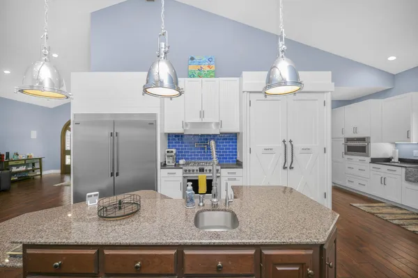 $769,000 | 21373 Sail Bay Drive, Cassopolis, MI 49031