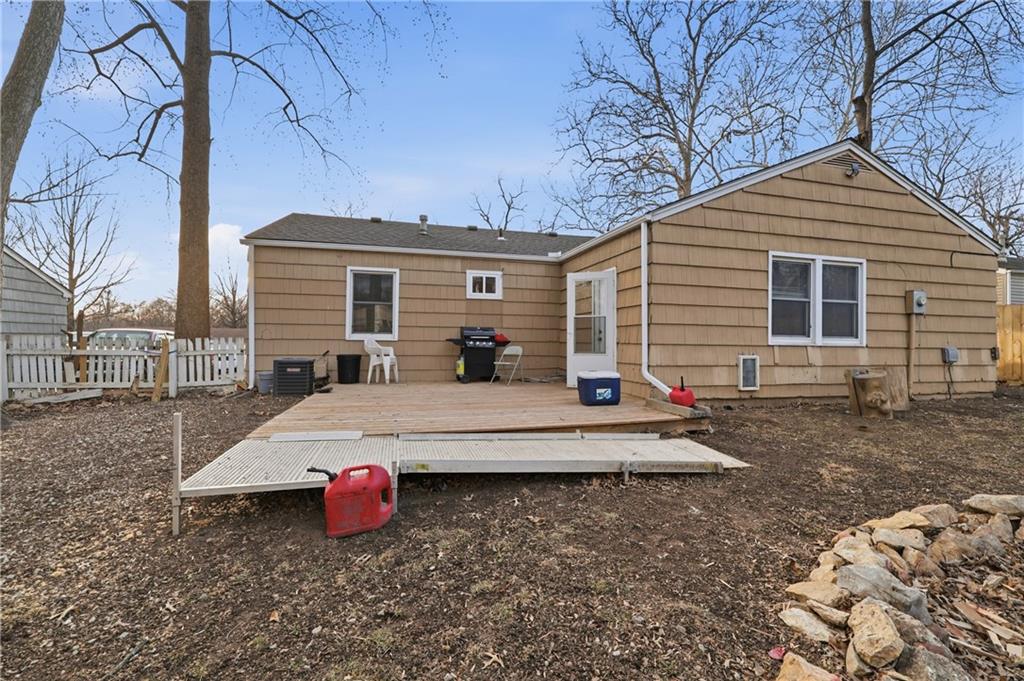 209 North Gilbert Street Independence, MO 64056 - Photo 20 of 22