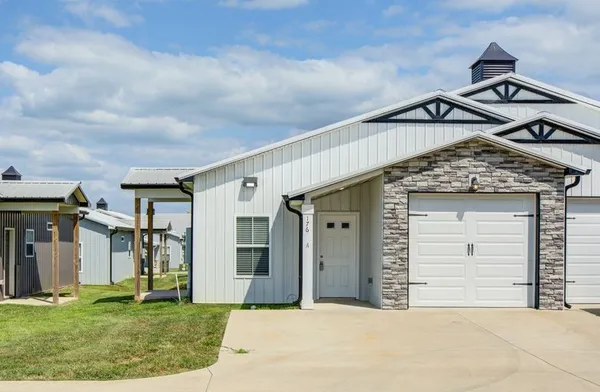 $1,370 | 176 Bainbridge Drive, Unit A, Clarksville, TN 37043