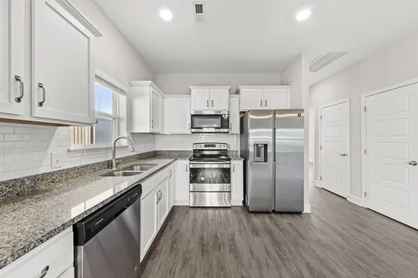 $1,370 | 176 Bainbridge Drive, Unit A, Clarksville, TN 37043