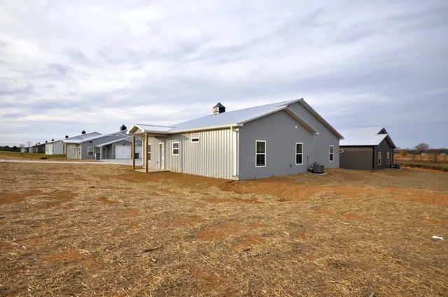 $1,370 | 176 Bainbridge Drive, Unit A, Clarksville, TN 37043