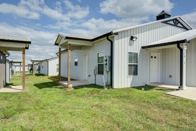 $1,370 | 176 Bainbridge Drive, Unit A, Clarksville, TN 37043