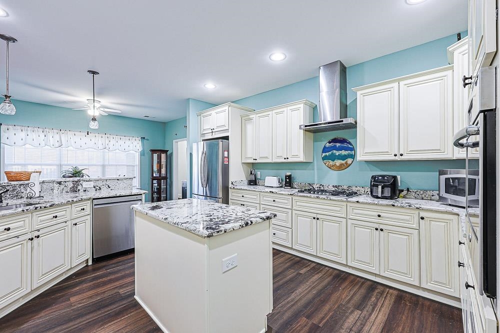 6777 Hampton Road Conway, SC 29527 - Photo 7 of 46