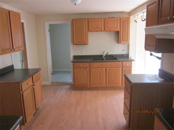 98 Valley Road Dracut, MA 01826 - Photo 7 of 11
