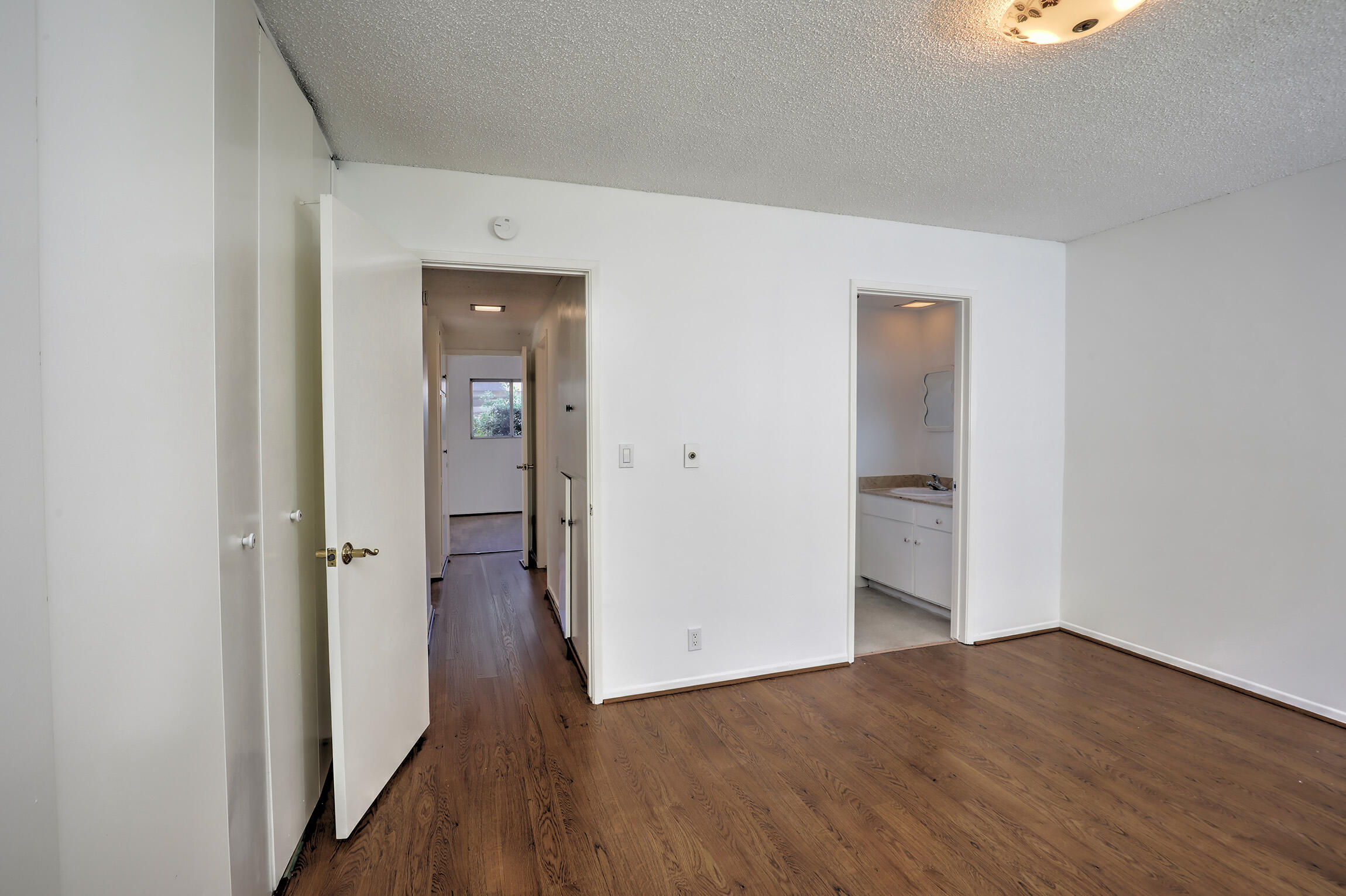 5722 Encina Road, Unit 3 Goleta, CA 93117 - Photo 9 of 18 Bedroom 1