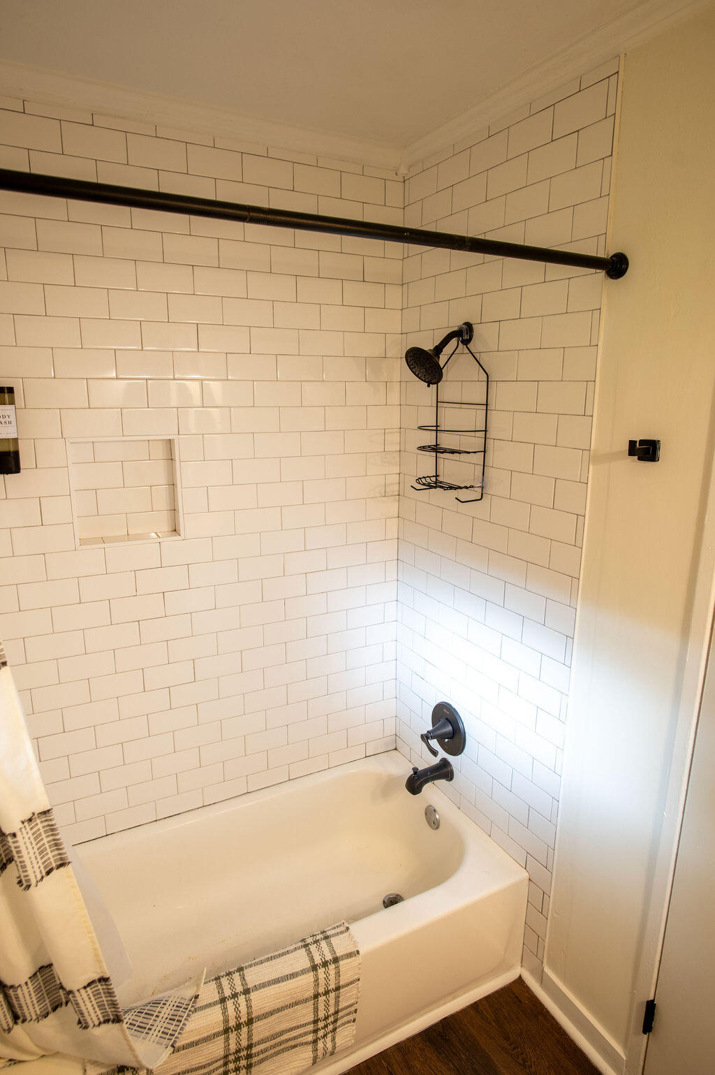 1137 Dickson Avenue Hanahan, SC 29410 - Photo 14 of 24 shower/tub with subway tile
