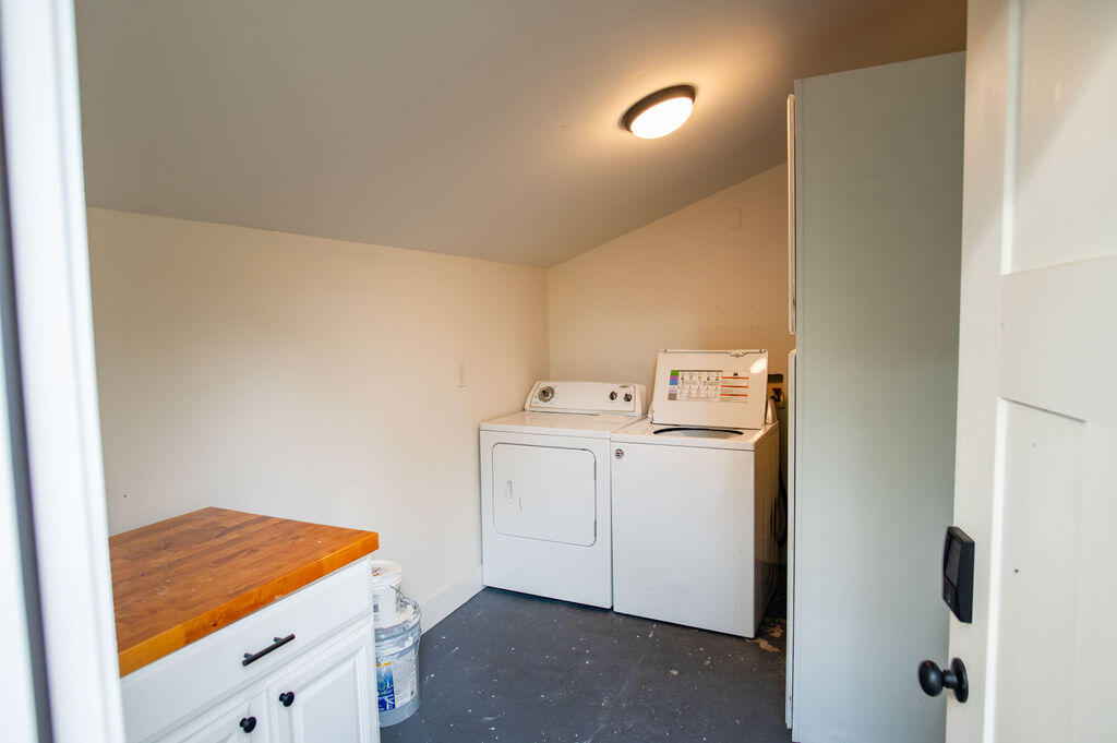 1137 Dickson Avenue Hanahan, SC 29410 - Photo 22 of 24 Laundry/ Utility Room