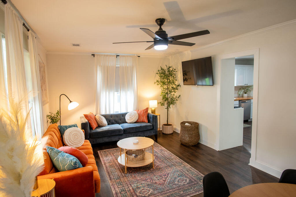 1137 Dickson Avenue Hanahan, SC 29410 - Photo 4 of 24 Entry/Living Room