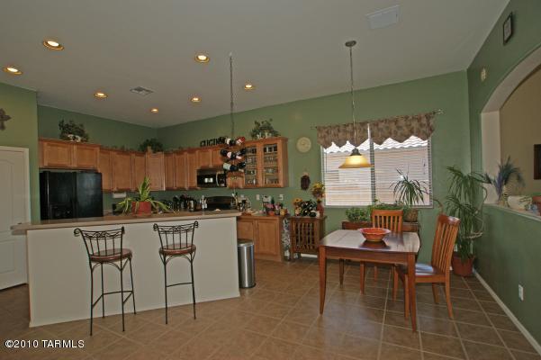 8008 North Rondure Loop Tucson, AZ 85743 - Photo 4 of 13 Gallery Image 4
