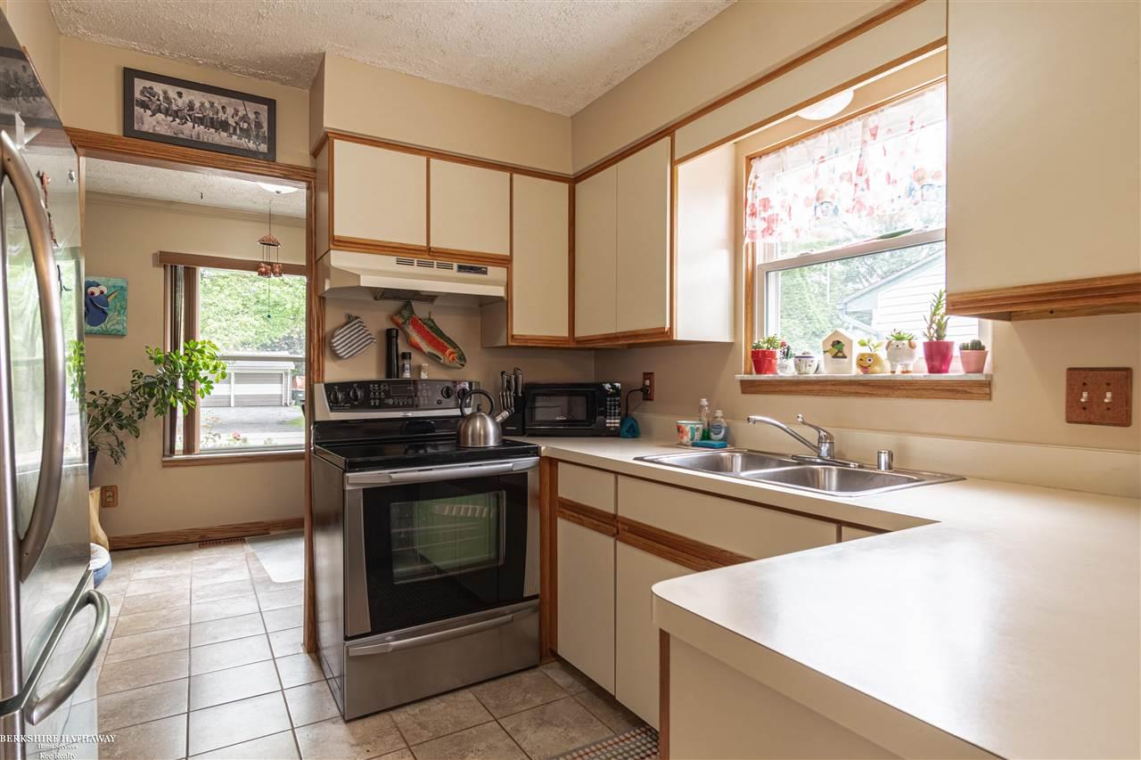 2852 Simpson Drive Rochester Hills, MI 48309 - Photo 9 of 31