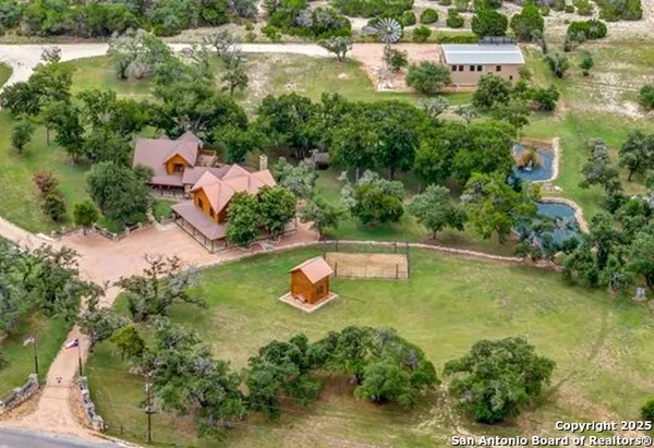 $1,910,000 | 700 Ledgerock Road, Wimberley, TX 78676