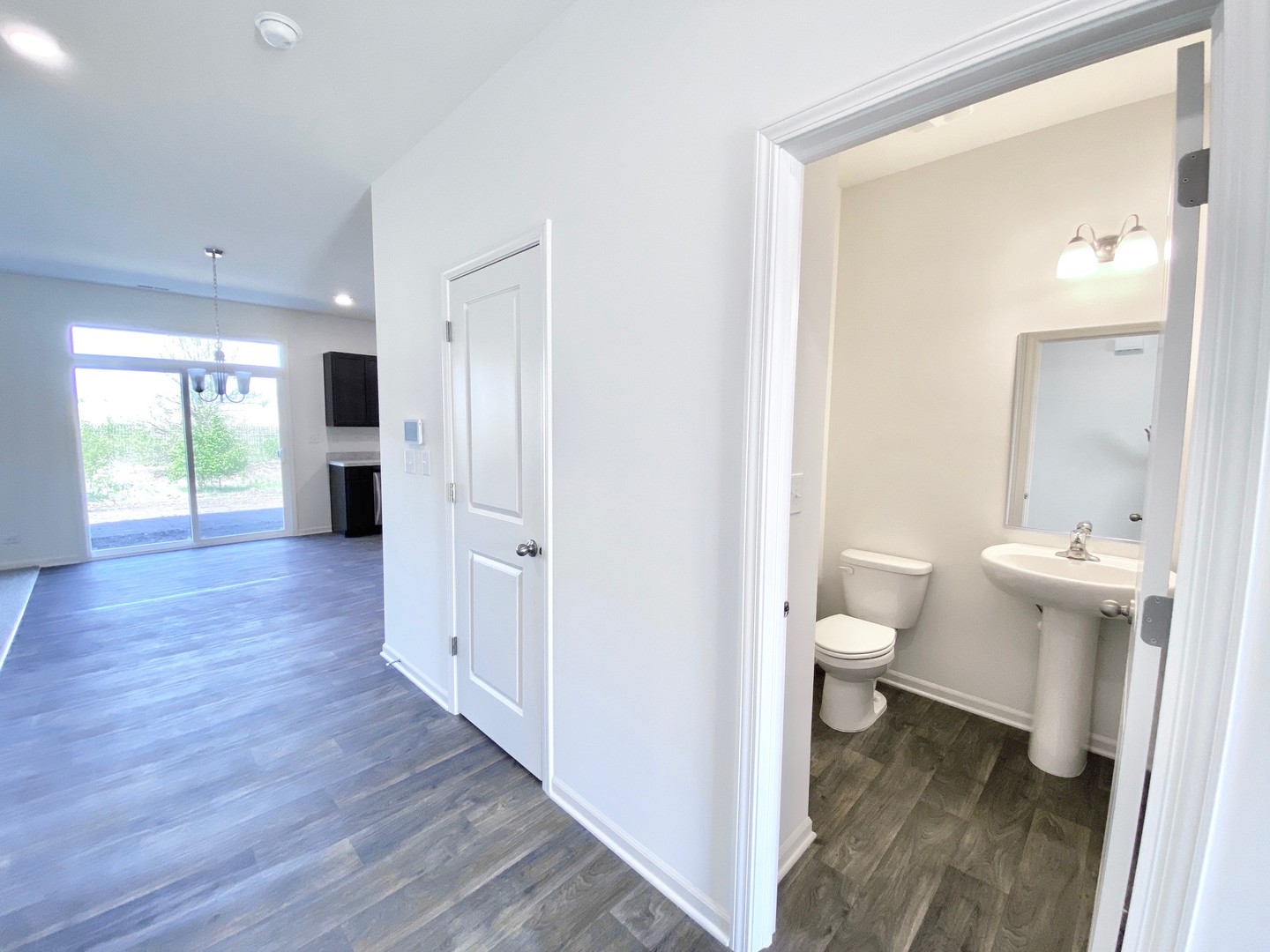 422 Dollinger Drive Romeoville, IL 60446 - Photo 3 of 36