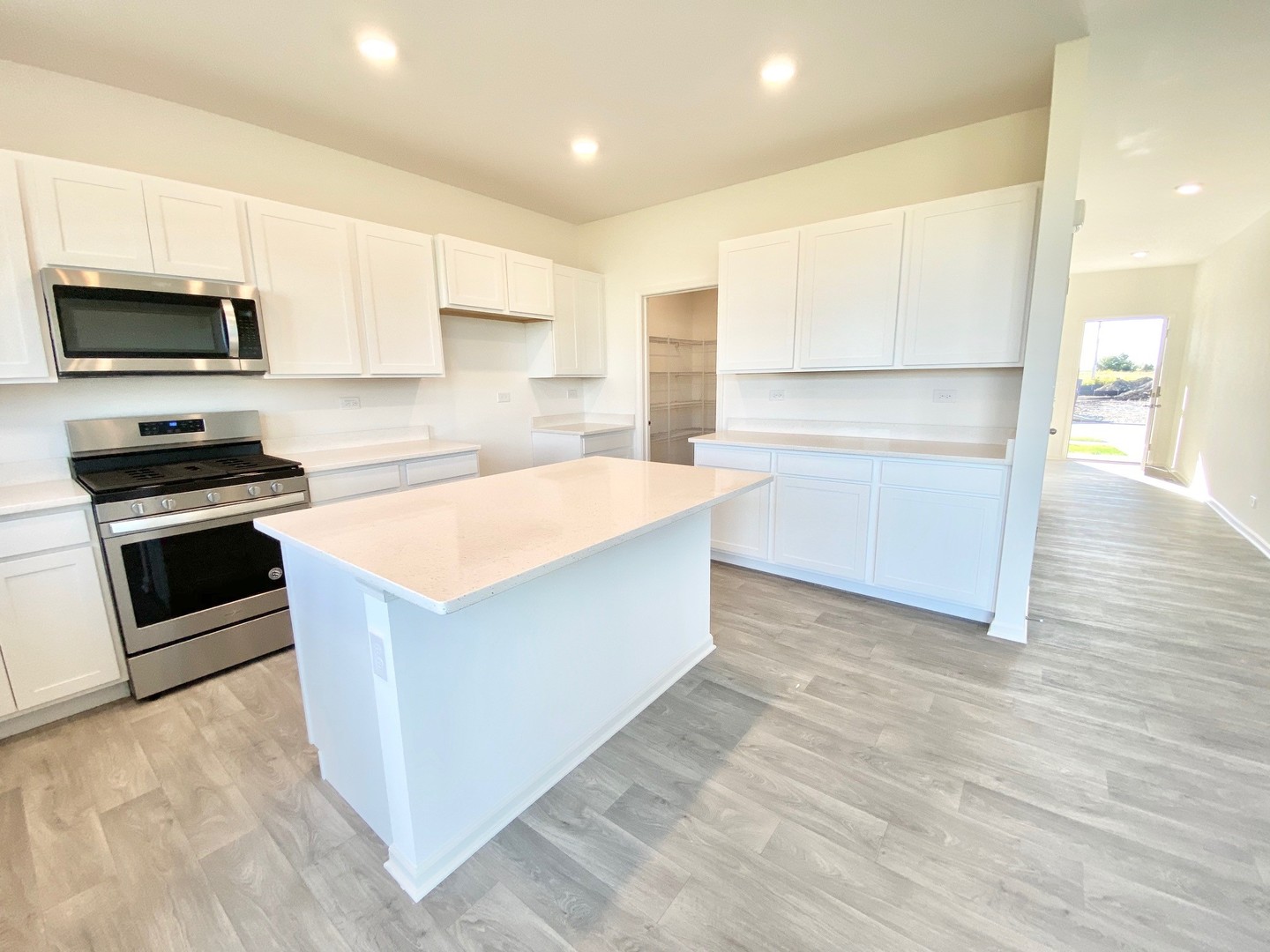 422 Dollinger Drive Romeoville, IL 60446 - Photo 6 of 36