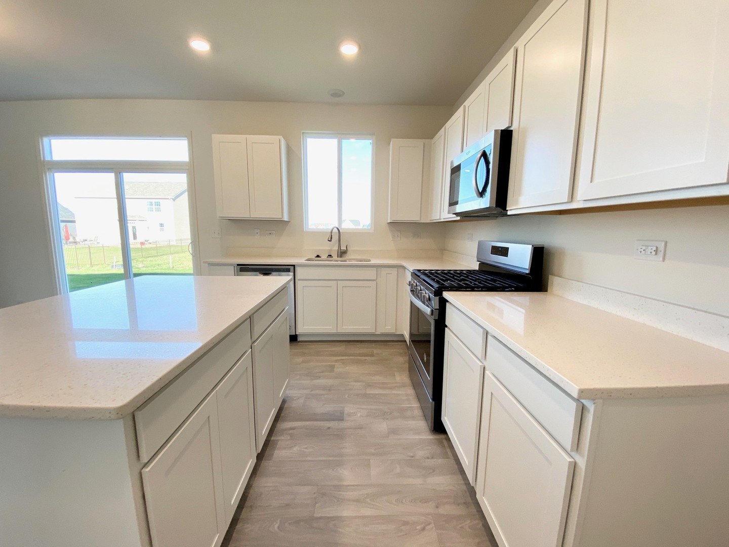 422 Dollinger Drive Romeoville, IL 60446 - Photo 8 of 36