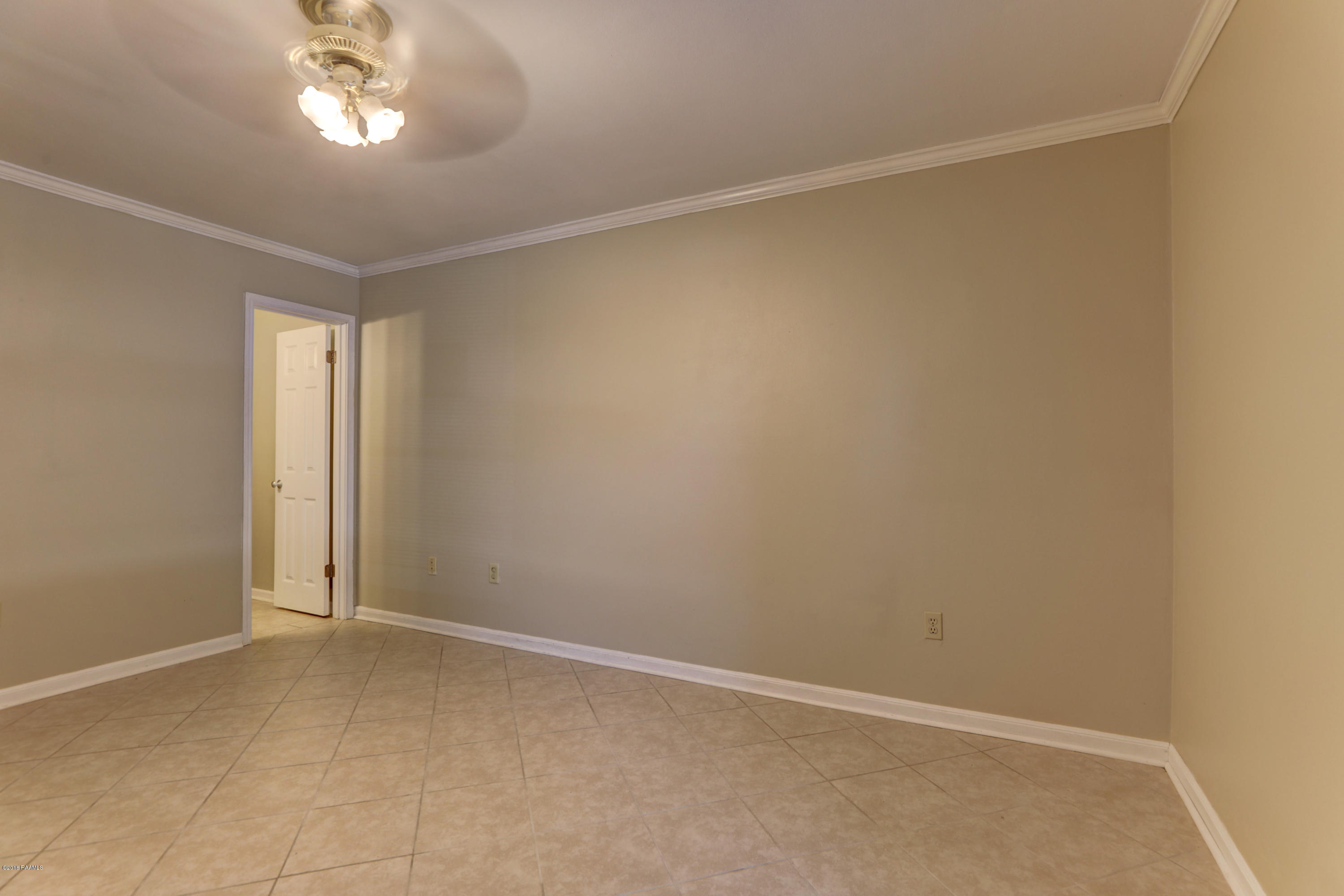 701 South College Road, Unit 104 Lafayette, LA 70503 - Photo 15 of 18 S College 104-12