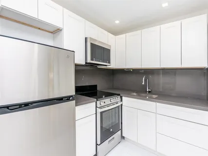 $1,800 | 2420 Diana Drive, Unit 207, Hallandale Beach, FL 33009