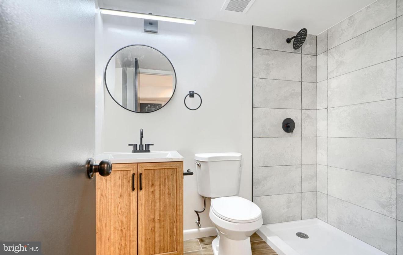 4504 Scotts Level Court Baltimore, MD 21208 - Photo 5 of 6 walk in full bathroom