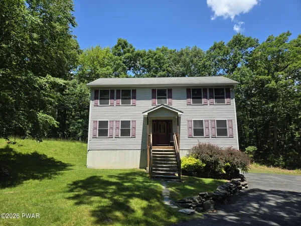 $379,000 | 102 Bobwood Lane, Milford, PA 18337