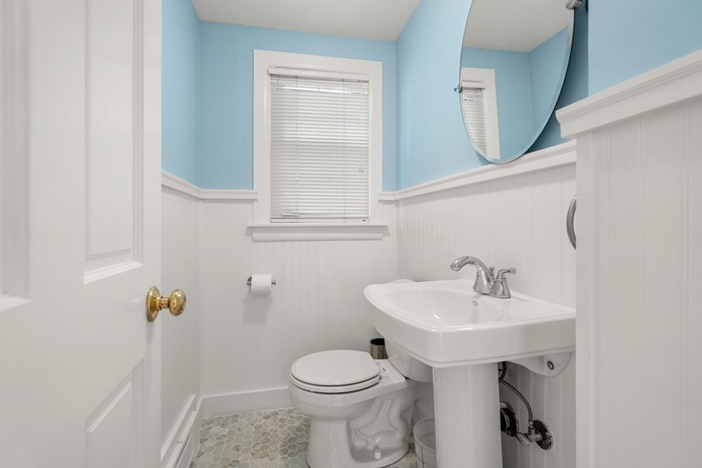 4 Main Street Winchester, MA 01890 - Photo 15 of 36 Gallery Image 15