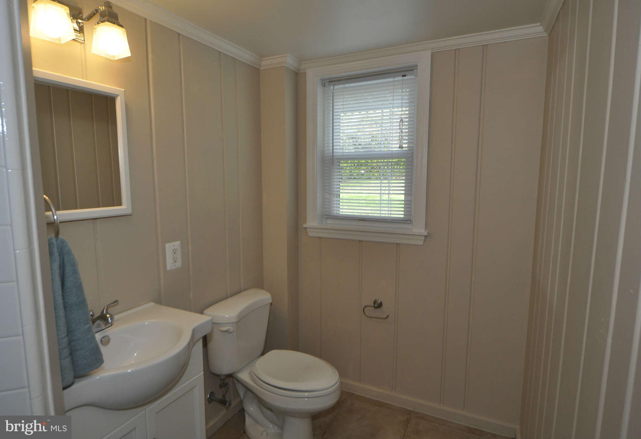 7104 Fort Hunt Road Alexandria, VA 22307 - Photo 22 of 28 Bath