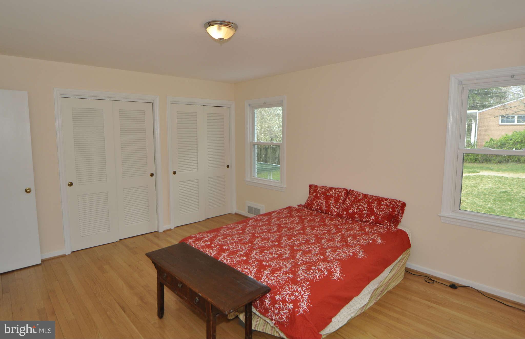 7104 Fort Hunt Road Alexandria, VA 22307 - Photo 4 of 28 Bath (Master)
