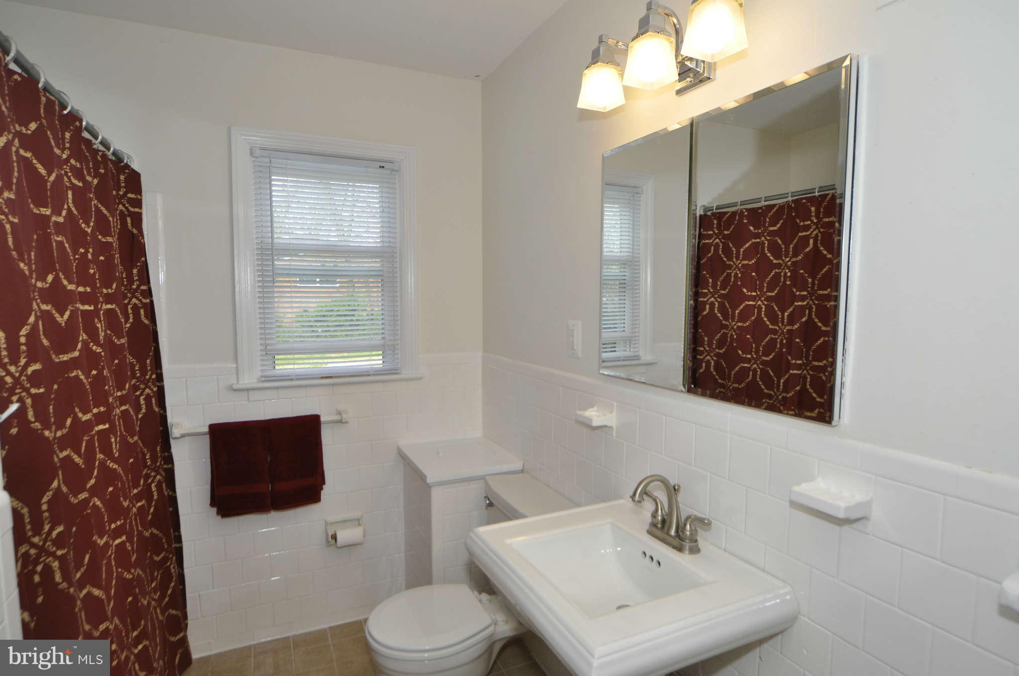 7104 Fort Hunt Road Alexandria, VA 22307 - Photo 5 of 28 Bedroom (Master)