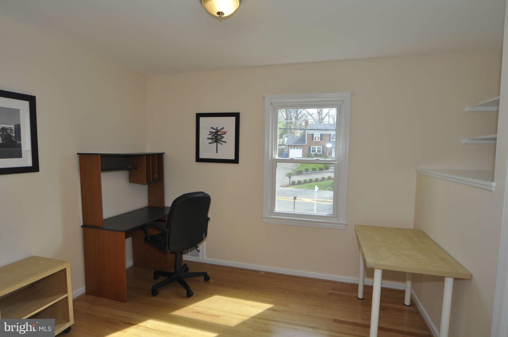 7104 Fort Hunt Road Alexandria, VA 22307 - Photo 9 of 28 Bedroom
