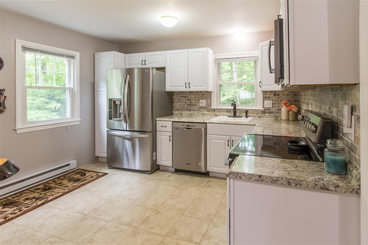 9 Thomas Road Merrimack, NH 03054 - Photo 6 of 23