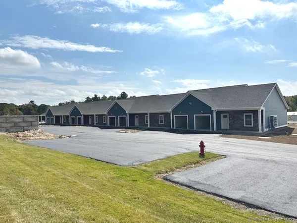 $349,900 | 210 Munson Road, Unit 2E, Wolcott, CT 06716