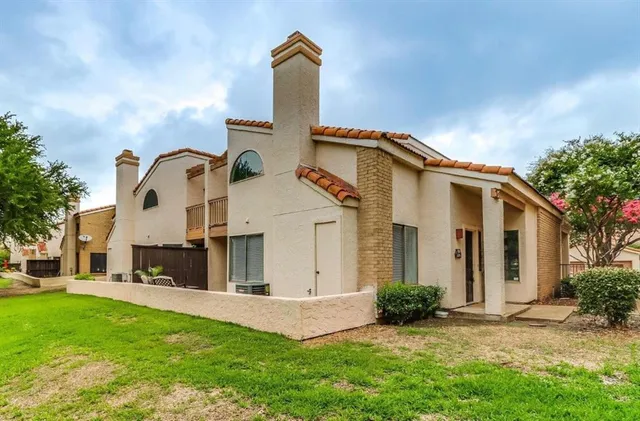 $290,000 | 541 Ranch Trail, Unit 176, Irving, TX 75063